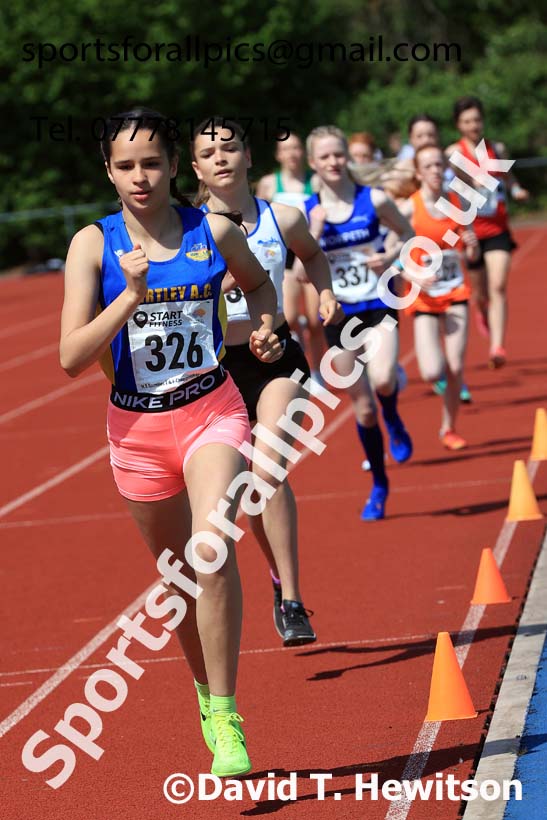 Girls under-15s 1500 metres, 2025 North Eastern Track and Field Champs., Shildon, County Durham. Photo: David T. Hewitson/Sports for All Pics